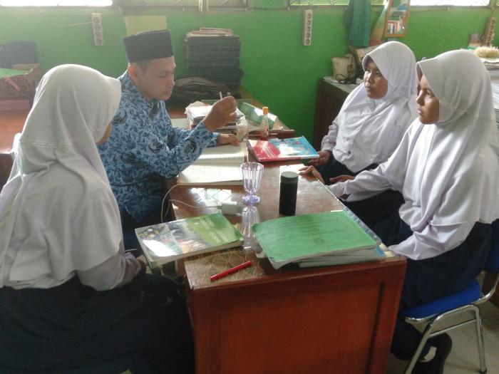 Siswa MTs Negeri 3 Kota Jambi bersiap ikut Olimpiade IPS di SMA Xaverius 1 Jambi