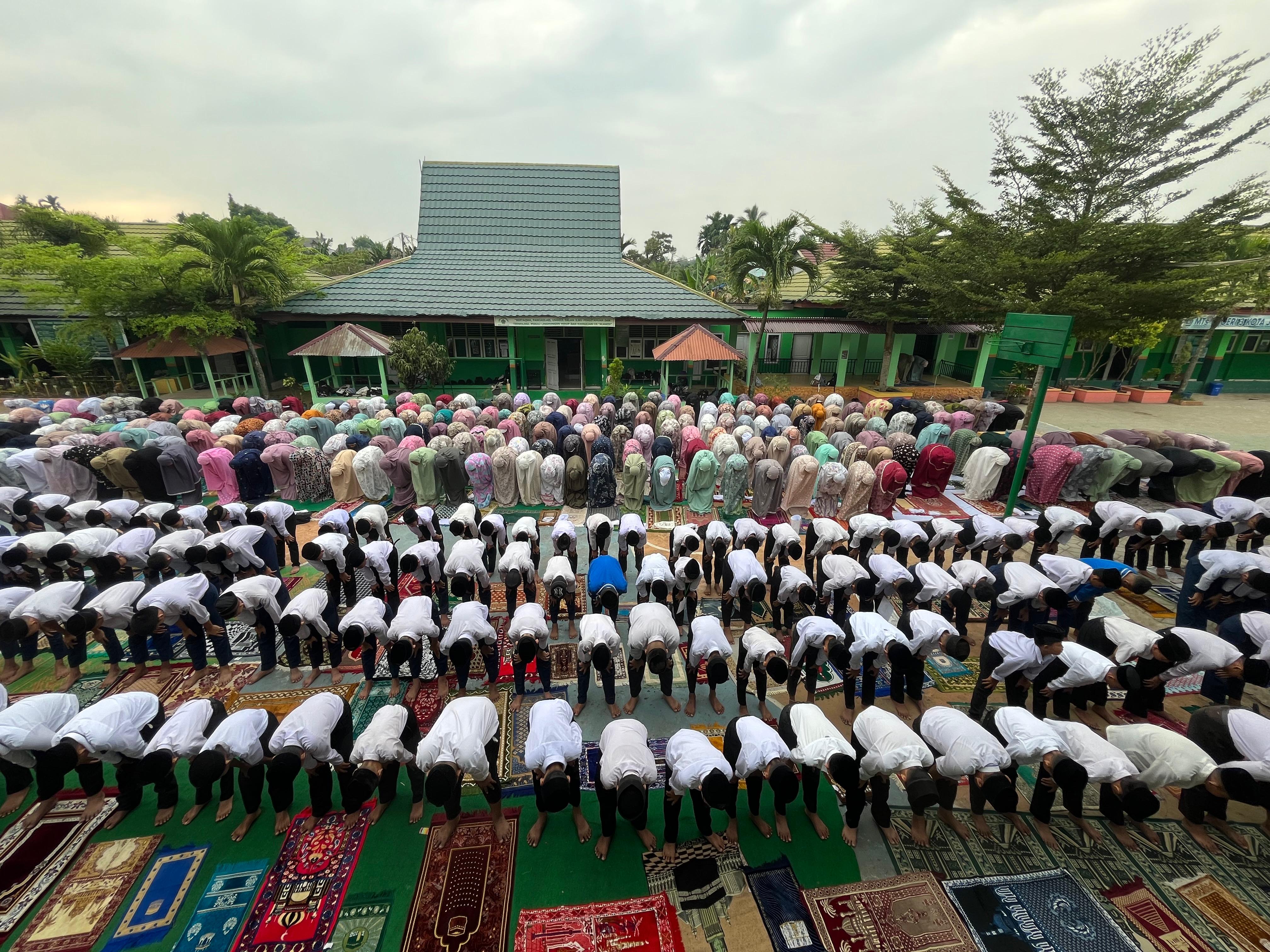 TRADISI PERINGATAN 10 MUHARRAM DI MTS N 3 KOTA JAMBI