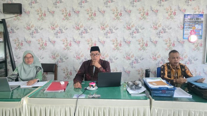 Matangkan Langkah Menuju Semester Ganjil 2026/2027, MTsN 3 Kota Jambi Gelar Rapat Strategis Pembagian Jam Mengajar Matangkan Langkah Menuju Semester Ganjil 2026/2027, MTsN 3 Kota Jambi Gelar Rapat Strategis Pembagian Jam Mengajar