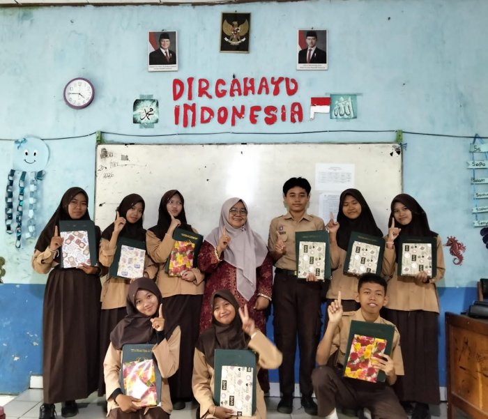 Penuh Kebersamaan dan Kenangan, MTsN 3 Kota Jambi Laksanakan Pembagian Rapor dan SKL Kelas IX