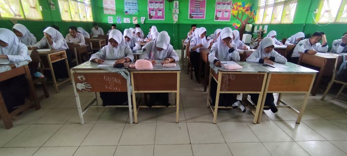 Hari Kedua Puasa, Ulangan Informatika di MTsN 3 Kota Jambi Latih Kejujuran Siswa