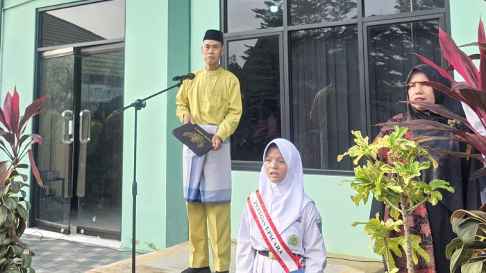 Bersinergi Membangun Negeri, Pesan Gubernur Menggema dalam Upacara HUT ke-69 Provinsi Jambi di MTsN 3 Kota Jambi