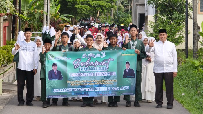 Semarak Pawai Tahun Baru Islam 1 Muharram 1448 Hijriah di MTsN 3 Kota Jambi