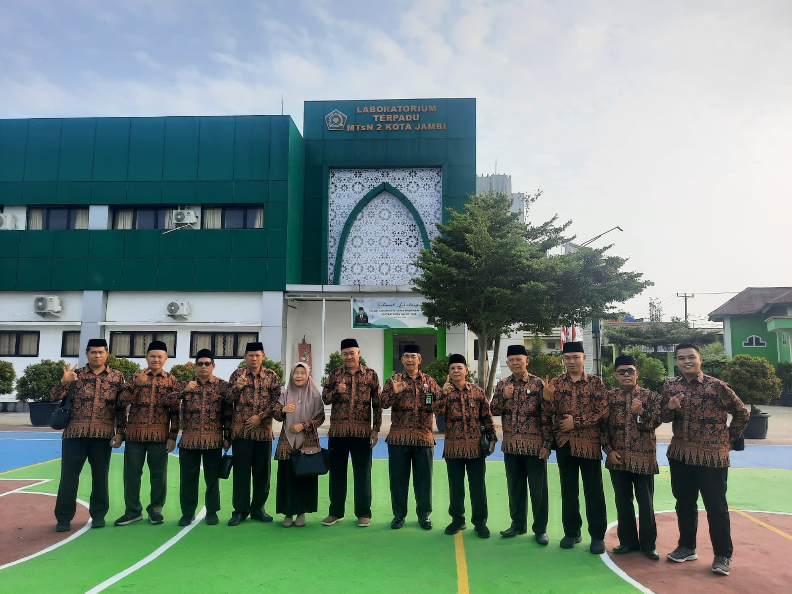 ADA YANG BEDA! KEPALA MTS N 3 KOTA JAMBI HADIRI PEMBUKAAN KSM TINGKAT PROVINSI JAMBI