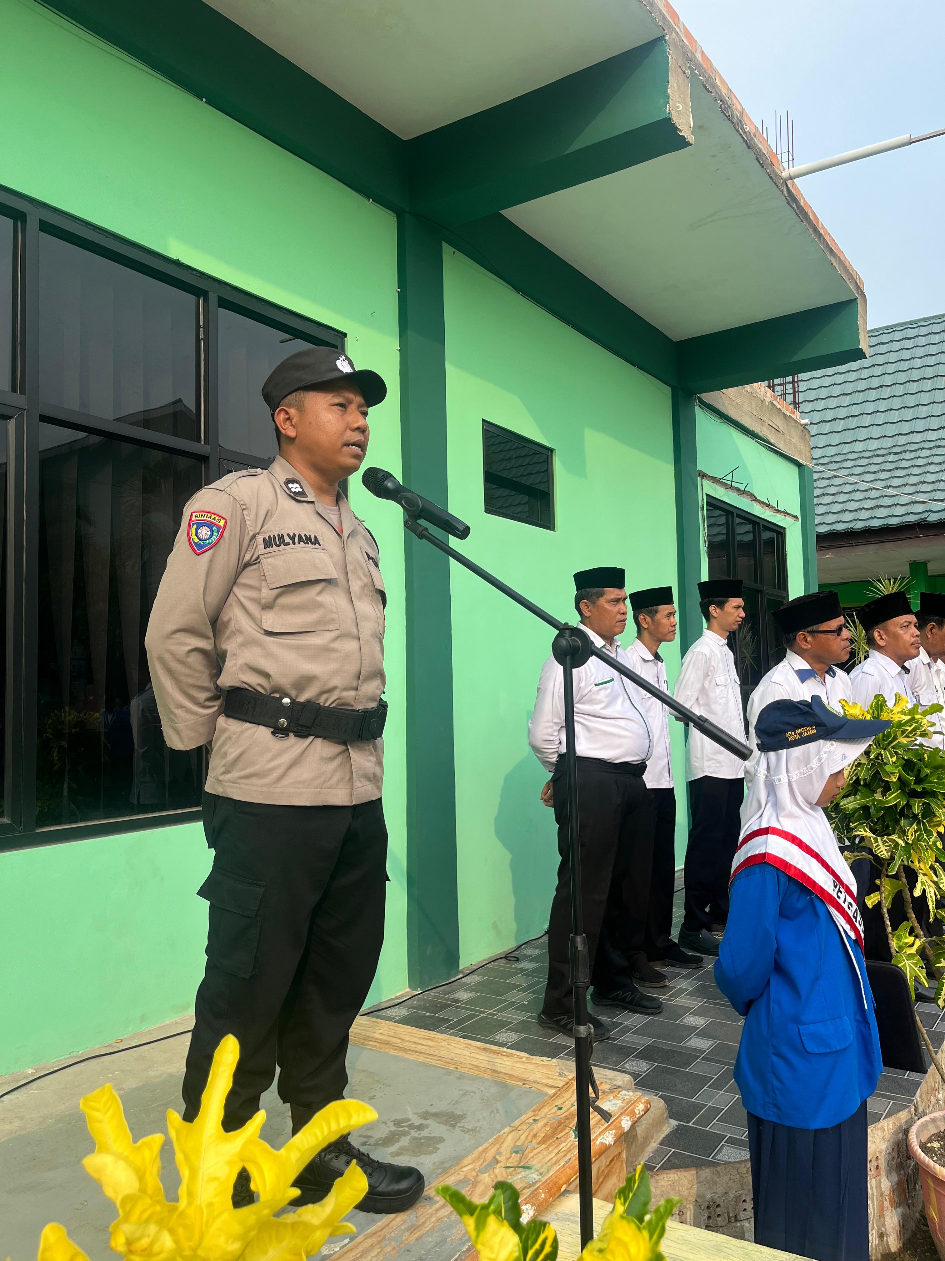 POLICE GOES TO SCHOOLâ€¼ï¸Antisipasi Kenakalan Remaja, MTsN 3 Kota Jambi Gandeng Polsek Jambi Selatan