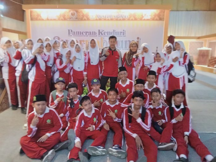Studi Tour Edukatif MTsN 3 Kota Jambi: Mengenal Sejarah dan Budaya Lewat Kunjungan ke Museum
