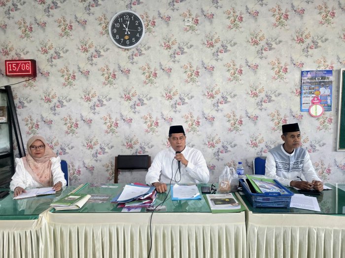 Objektivitas Kenaikan Kelas dan Disiplin Digital Jadi Fokus Rapat MTsN 3 Kota Jambi